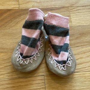 egg by Susan Lazar Booties - 3-6months